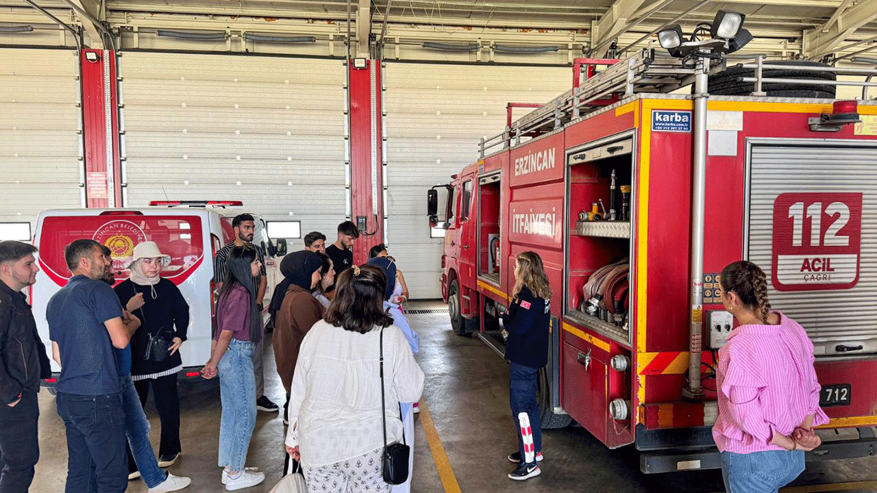 Geleceğin itfaiyecileri sahada ter döktü! öğrenciler mesleğe ilk adımı attı