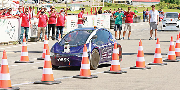 Geleceğin ‘yerli ve milli’ araçları kıyasıya yarıştı