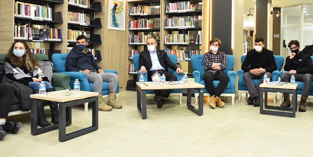 Gelecek gençlerle şekillenecek