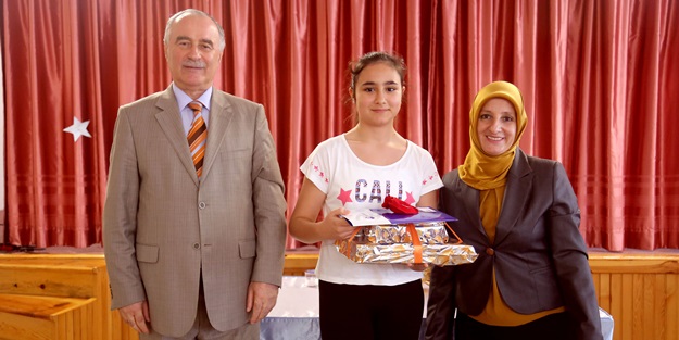 Geleceklerini çizerek ödüllerini aldılar