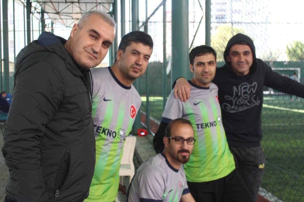 Geleneksel AOSB Futbol Turnuvası sürüyor 