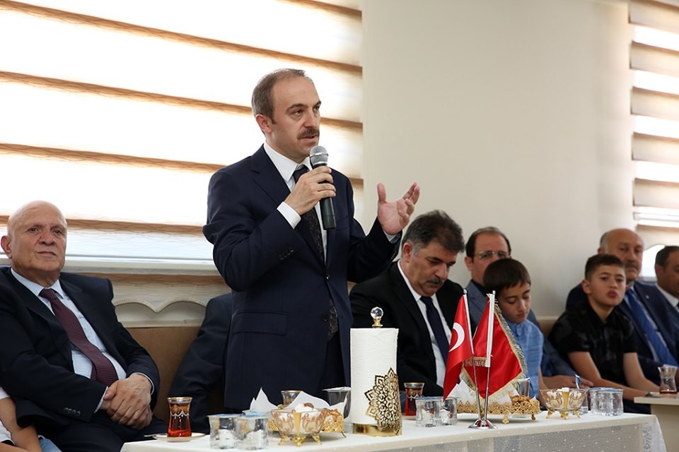Geleneksel bayramlaşma programı Esentepe Mahalle Odası’nda gerçekleştirildi 
