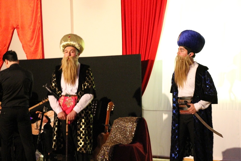 Geleneksel geceyi yaşattılar 