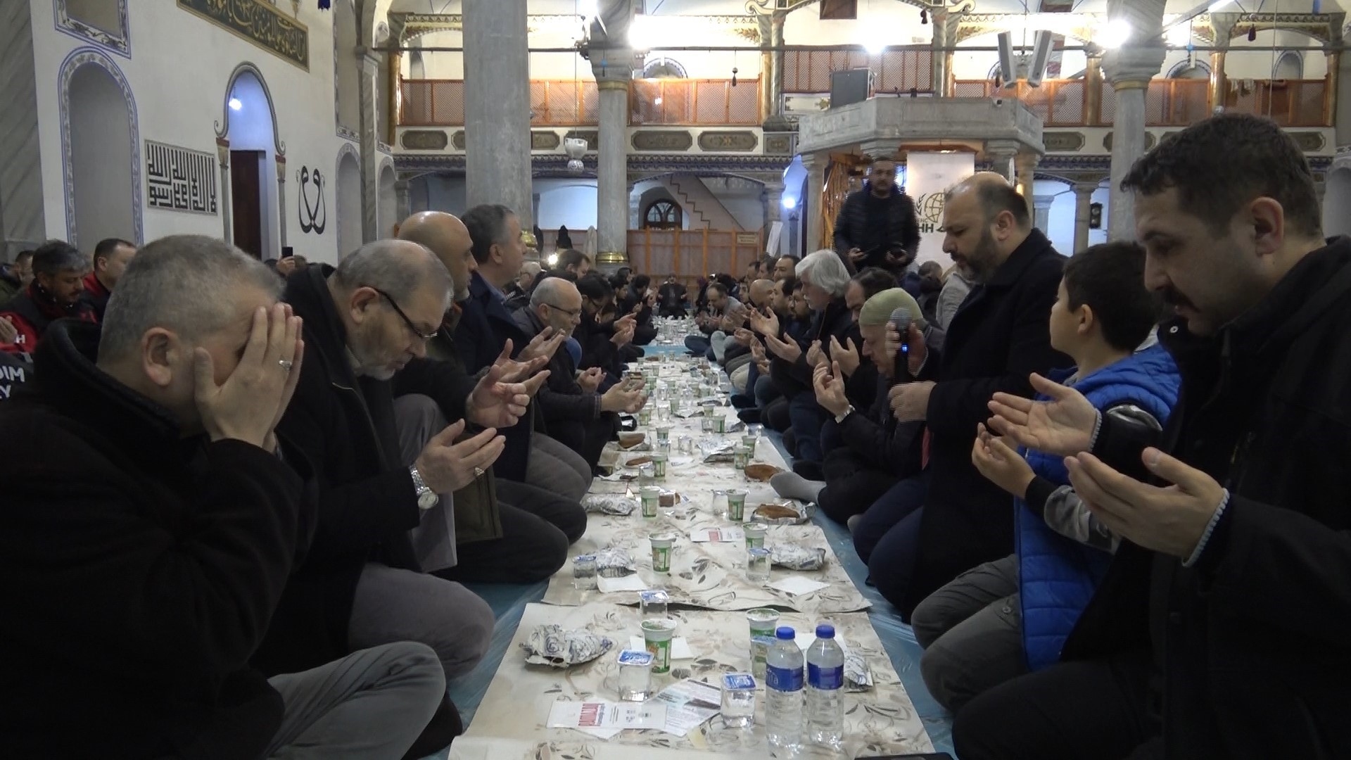 Geleneksel ümmet iftarı böyle yapılır