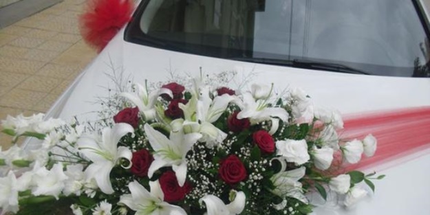 Gelin arabasından para almak isterken...