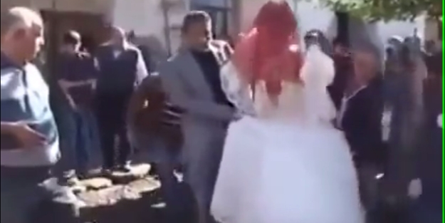 Gelin baba evinden tam çıkarken bir anda...