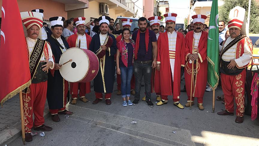 Gelin evine mehter takımıyla gitti