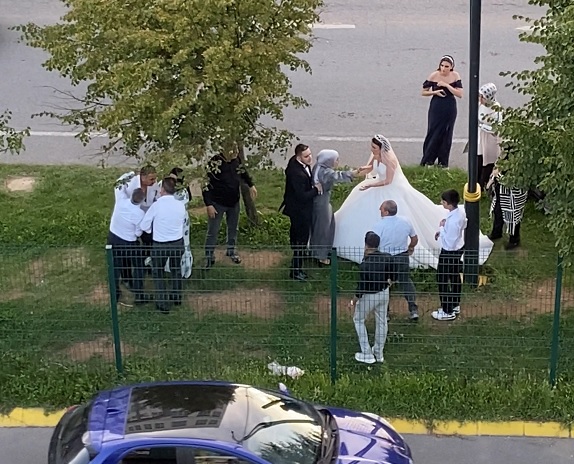 Gelin ve damat ne olduğunu anlayamadı!