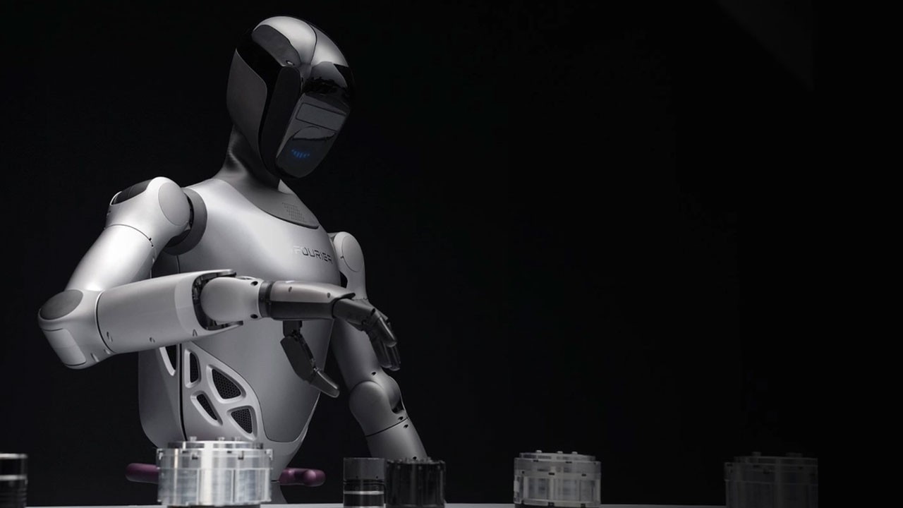 Gelişmiş el becerilerine sahip insansı robot Fourier GR-2 evlere geliyor