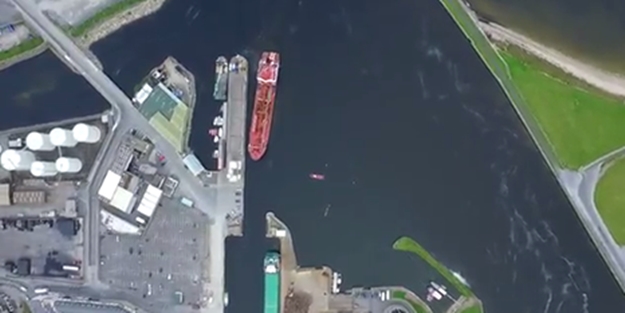 Gemi dar bir limana nasıl park eder?