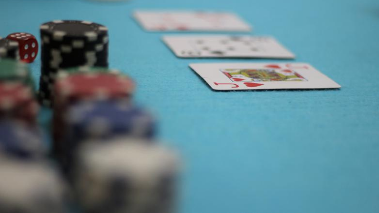 Gemide kumar oynadı, borçlanınca okyanusa atladı!