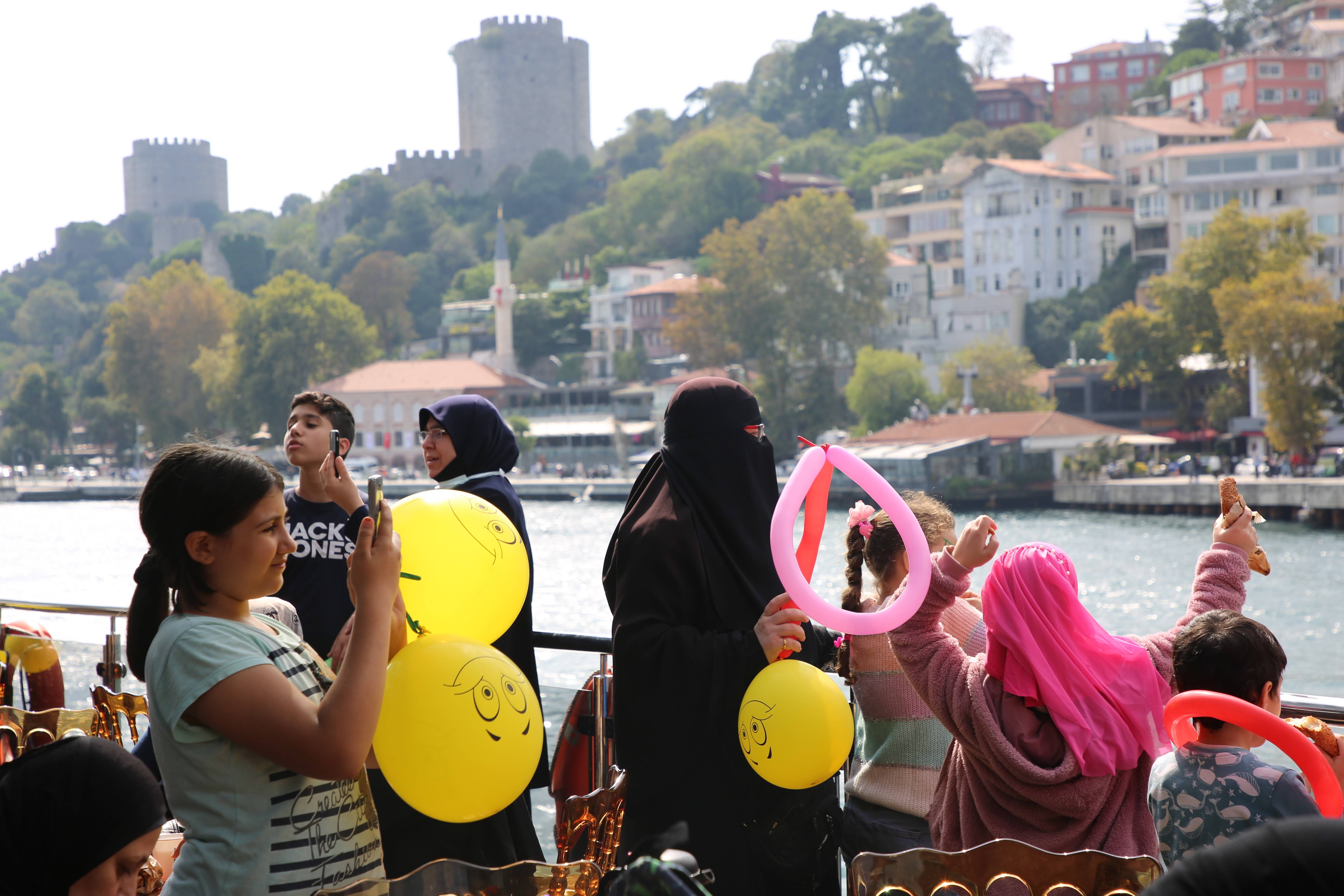 “Gemide Şenlik Var” Yetim çocuklar boğazda buluştu