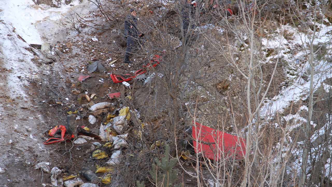 Geminbeli geçidinde feci kaza! Kamyon uçuruma yuvarlandı