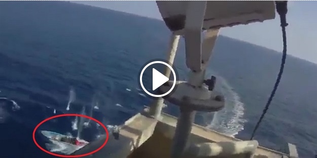 Gemiye saldıran korsanlara mermi yağdırdılar