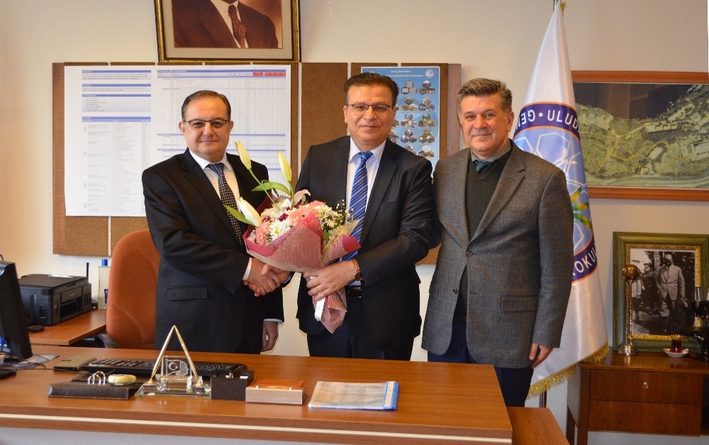 Gemlik Asım Kocabıyık MYO’da devir teslim 