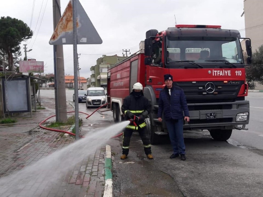 Gemlik sokakları yıkanıyor 