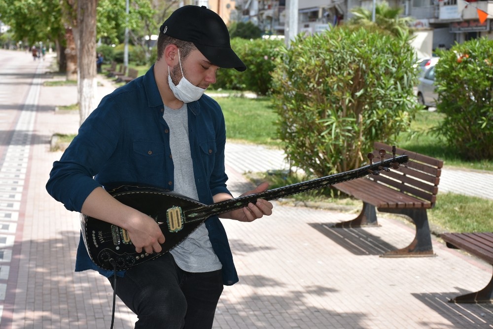 Gemlik’te gençlere özel müzik dinletisi 