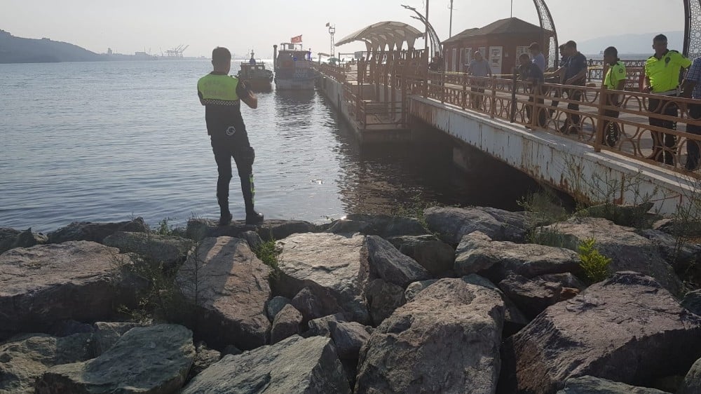 Gemlik’te sahile kadın cesedi vurdu 