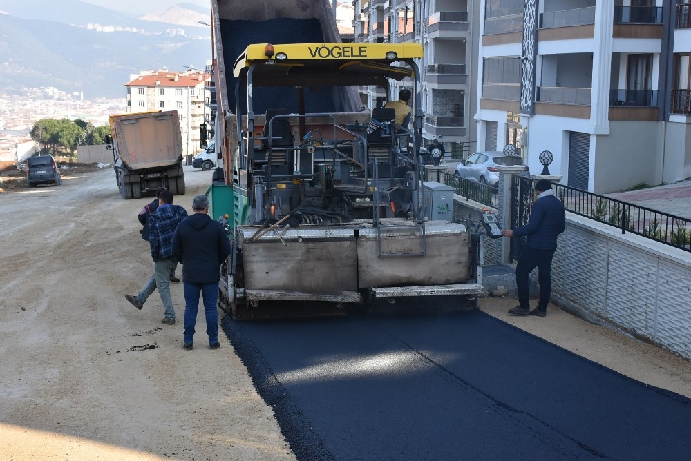 Gemlik’te yollara belediye eli değiyor 