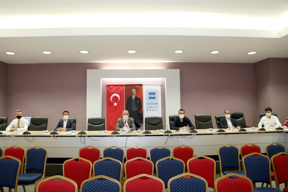 Genç girişimciler yeni projelerini değerlendirdi 