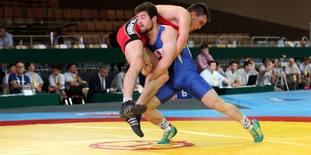 Genç güreşçiler uluslararası arenada mindere çıkıyor