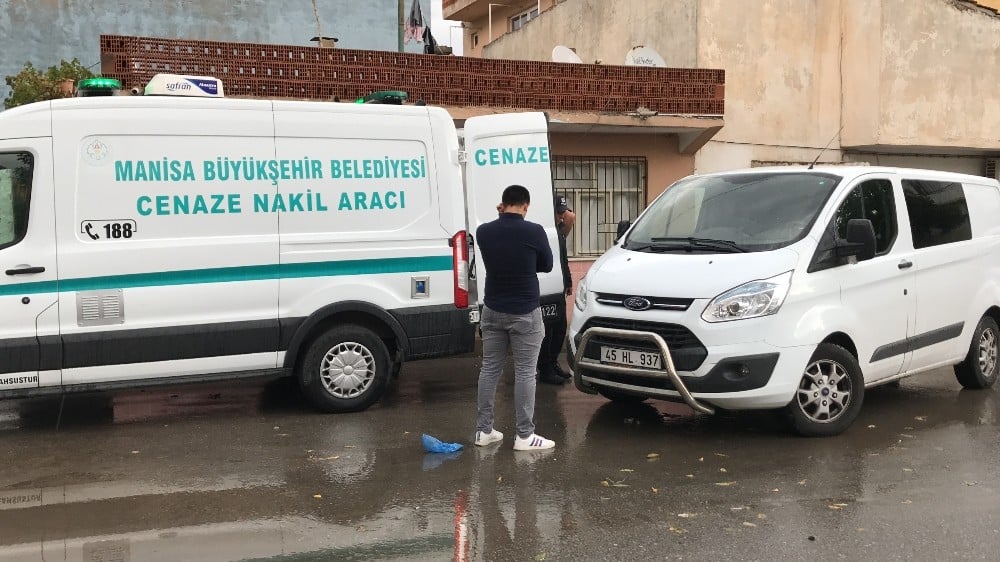 Genç kadın av tüfeğiyle başından vurularak öldürüldü 