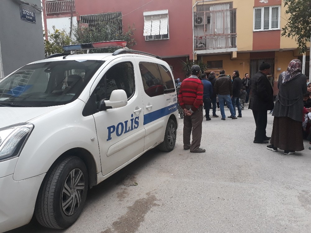 Genç kadın banyoda ölü bulundu 