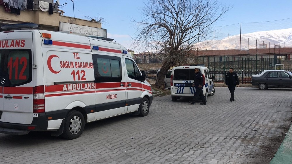 Genç kadın evinde ölü bulundu 