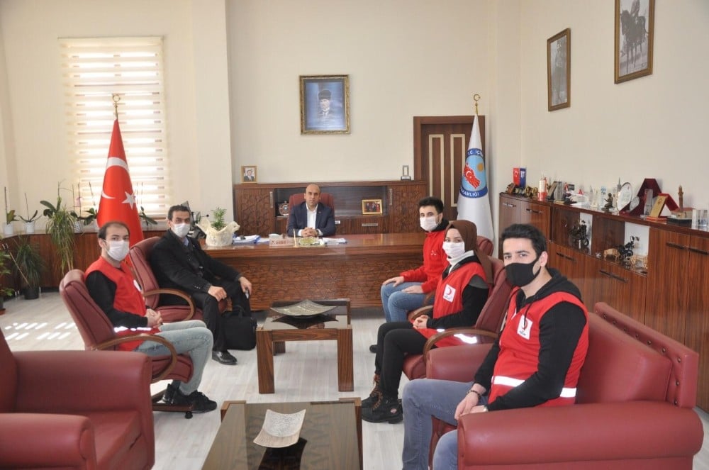 Genç Kızılay Biga gönüllülerinden destek 