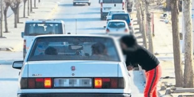 Genç kızları böyle kandırıyorlar!