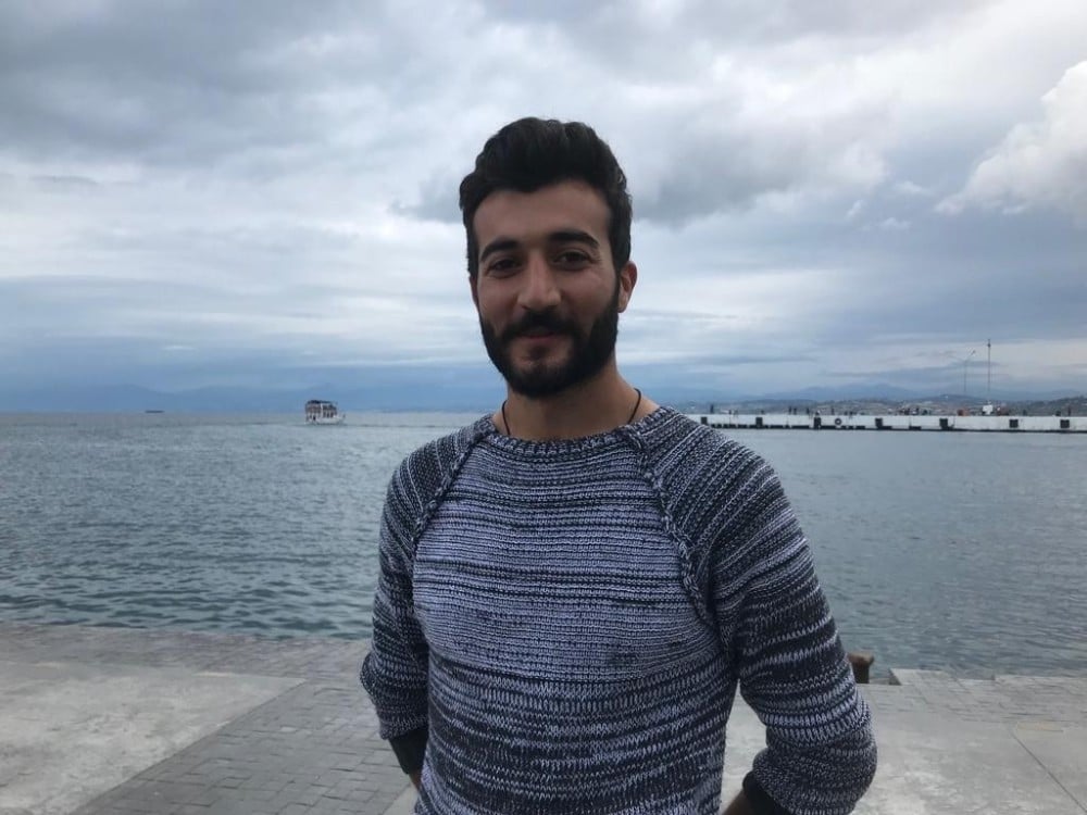 Genç kızları kurtaran esnaf konuştu: “Hiç düşünmeden denize atladım” 