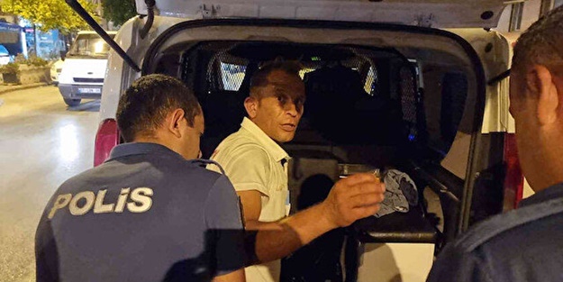 Genç kızları takip edip videolarını çeken şahsa meydan dayağı