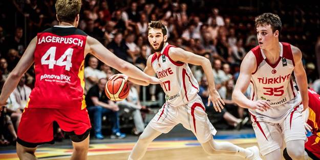 Genç Milliler, Panzerlere dayanamadı