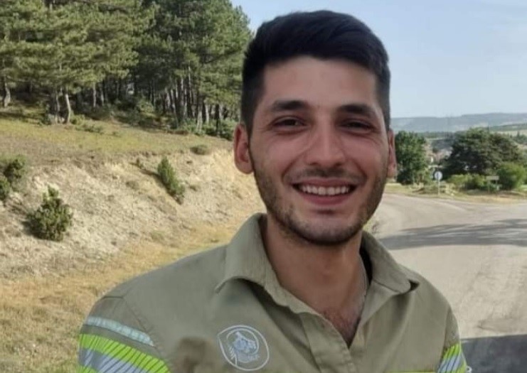 Genç motosikletli kazada hayatını kaybetti