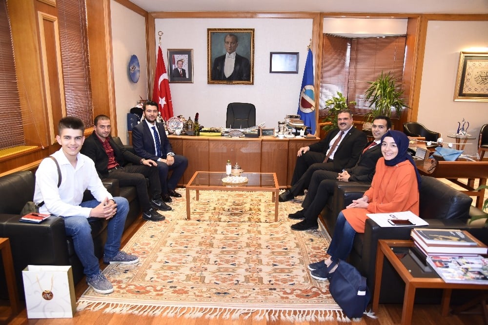 Genç MÜSİAD Eskişehir’den Rektör Çomaklı’ya ziyaret 