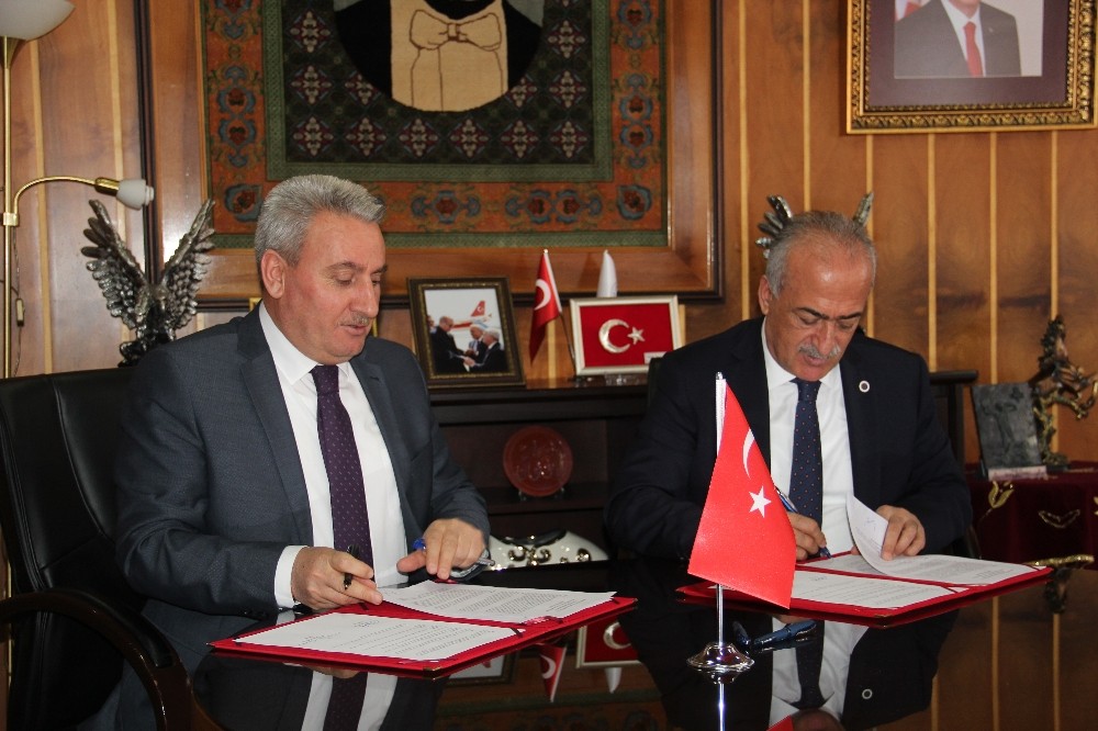 Genç ofis için imzalar atıldı 