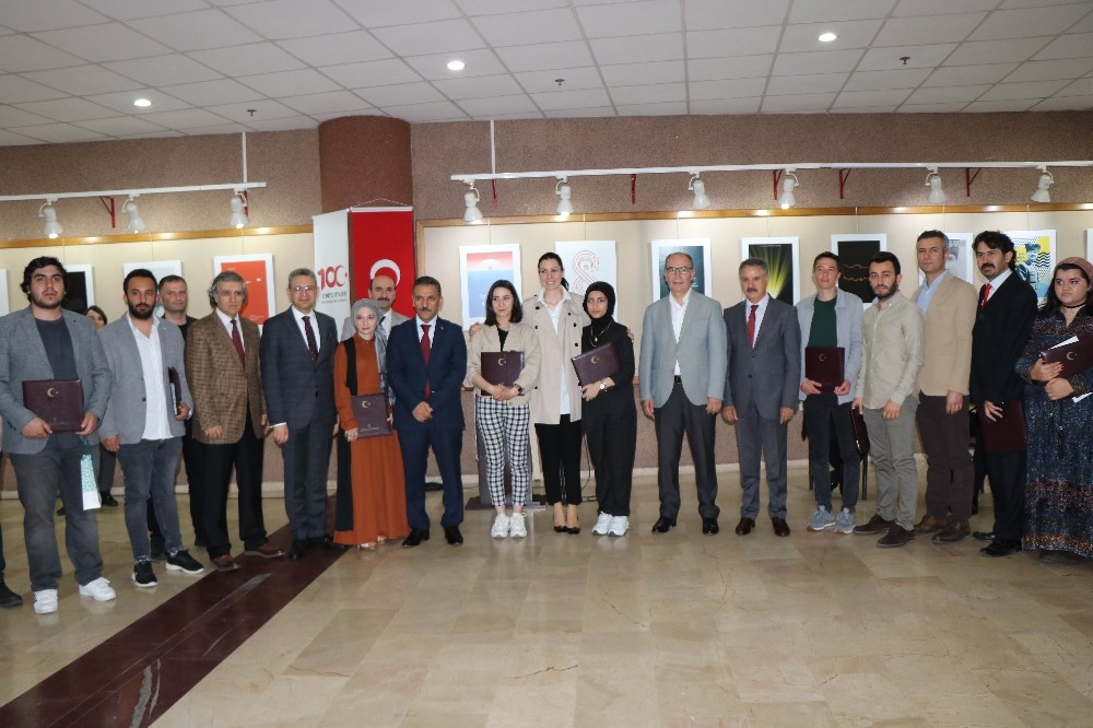 “Genç Sanat: 3. Afiş Tasarım Yarışması Sergisi” açıldı 