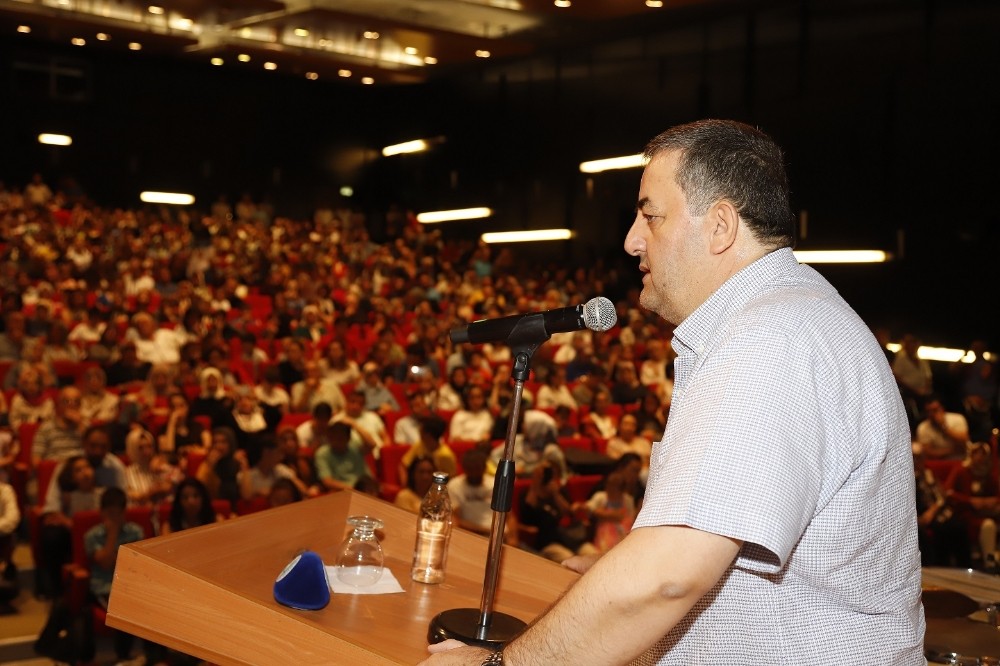 Genç sanatçı adayları sertifika aldı 