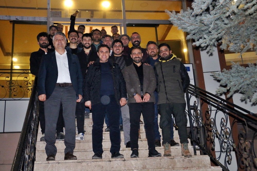 Genç Şavak Derneği şampiyon takım ile buluştu 