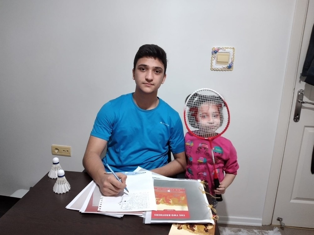 Genç sporcular evlerinde kitap yazmaya başladı 
