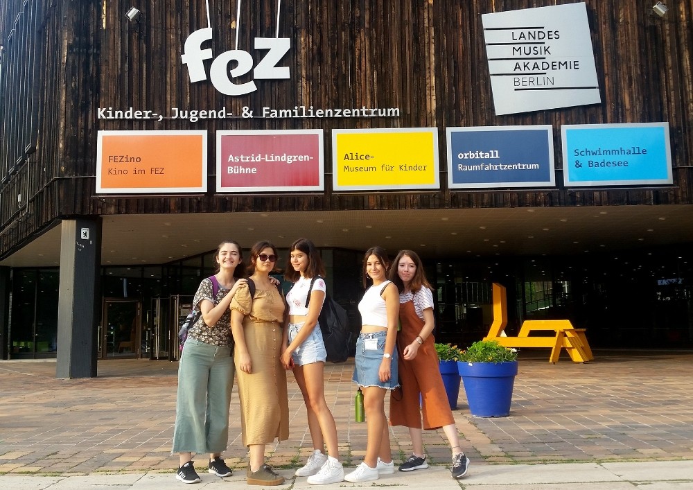 Genç tiyatrocular Almanya’da festivale katıldı 