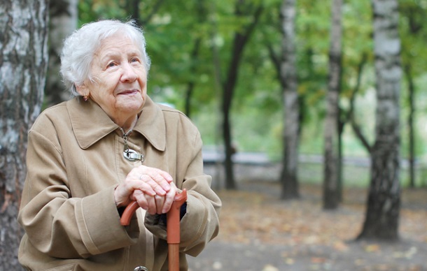 Genç yaşta kırışık içinde kalmak istemiyorsanız uzak durmanız gereken 8 şey