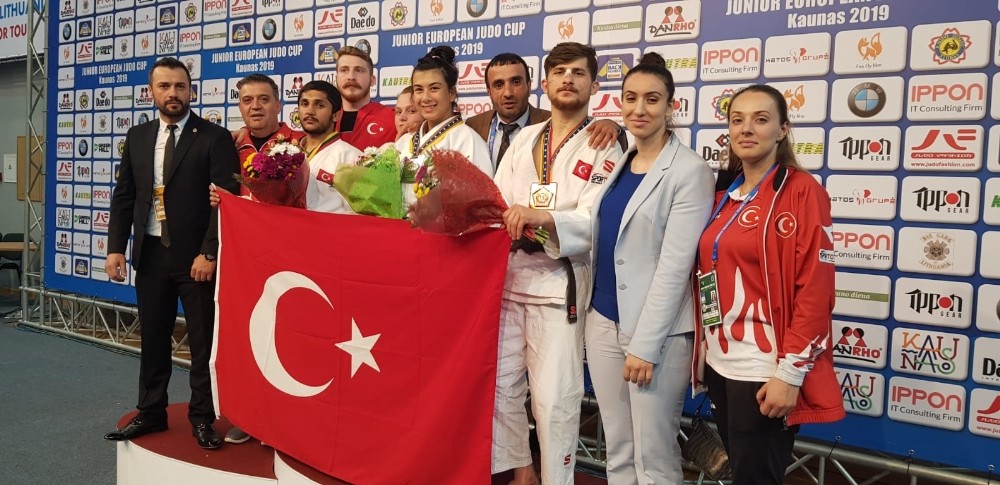 Gençler Avrupa Kupası’nda madalyalı gün 