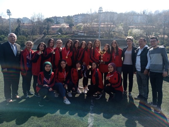 Gençler Hokey Şampiyonu Fener Anadolu Lisesi 
