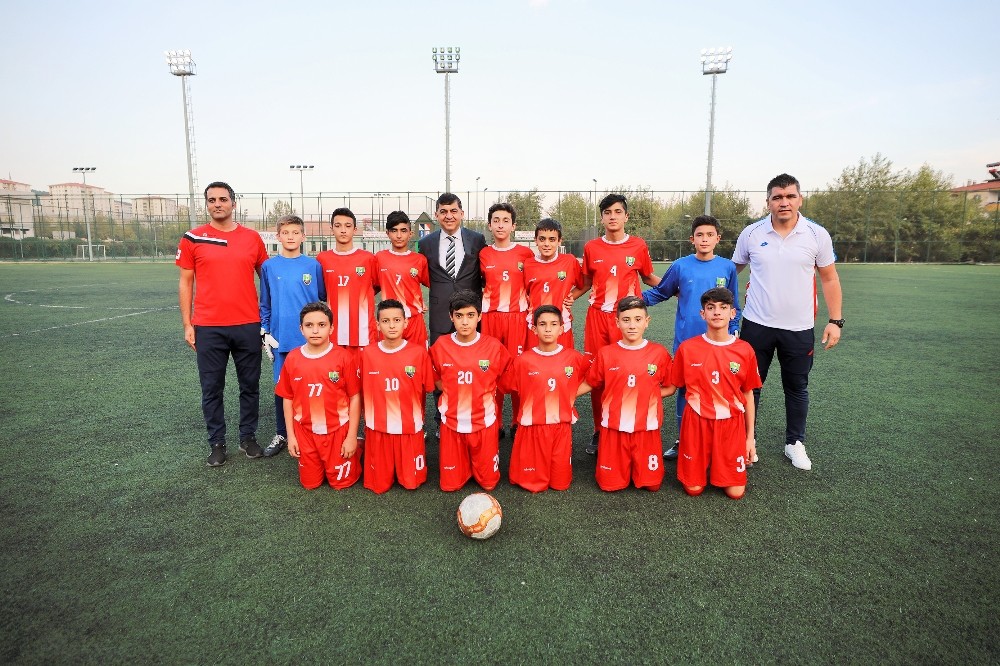 Gençler namağlup şampiyon oldu 