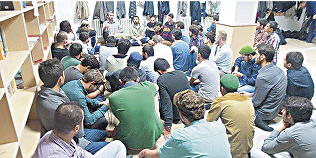 Gençler okullarda mescid istiyor