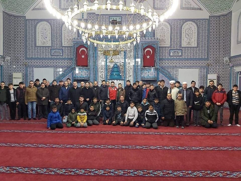 Gençler sabah namazında buluştu 