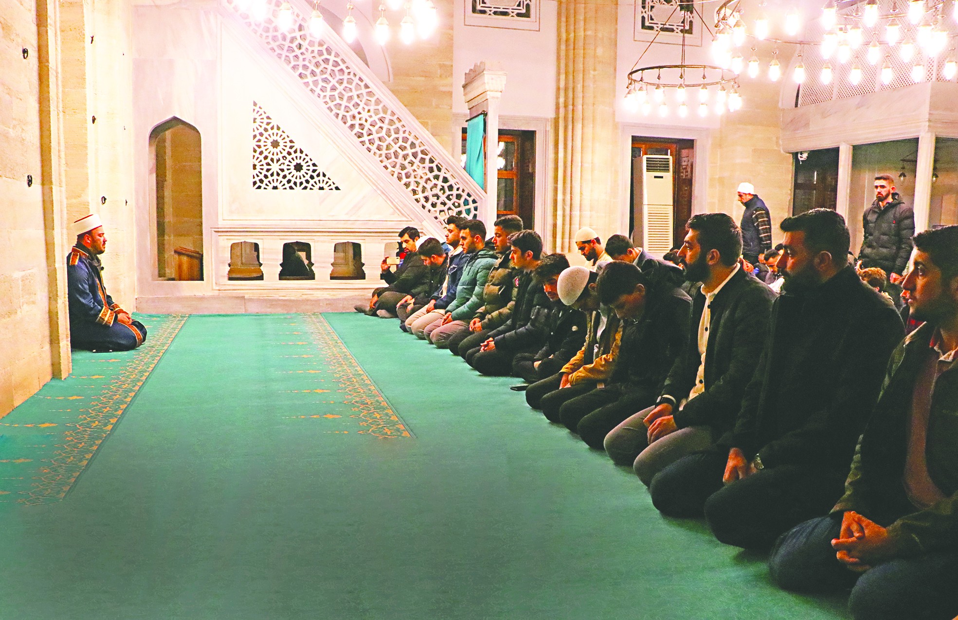 Gençler sabah namazında buluştu