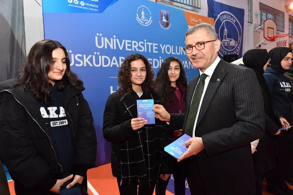 Gençler soru bankası kitapları yerine akıllı cihazlarında soru çözecek 