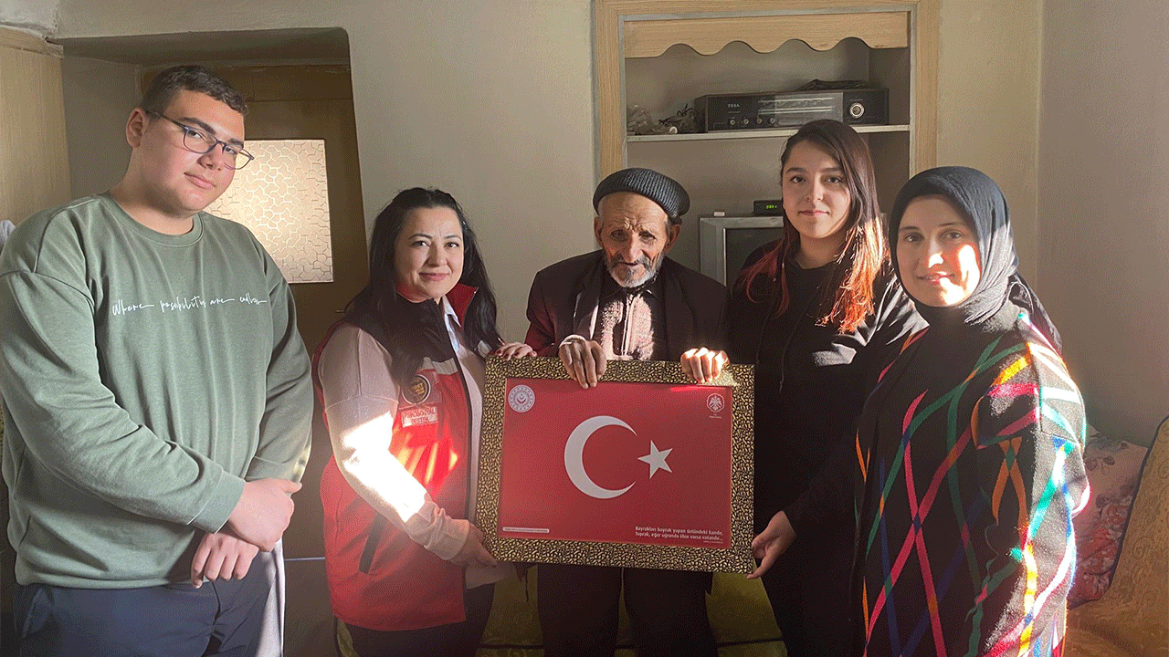 Gençler tarihle buluşuyor! Gazilerle anlamlı bir proje hayata geçti